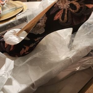 G.I.L.I. Black Floral Heels
